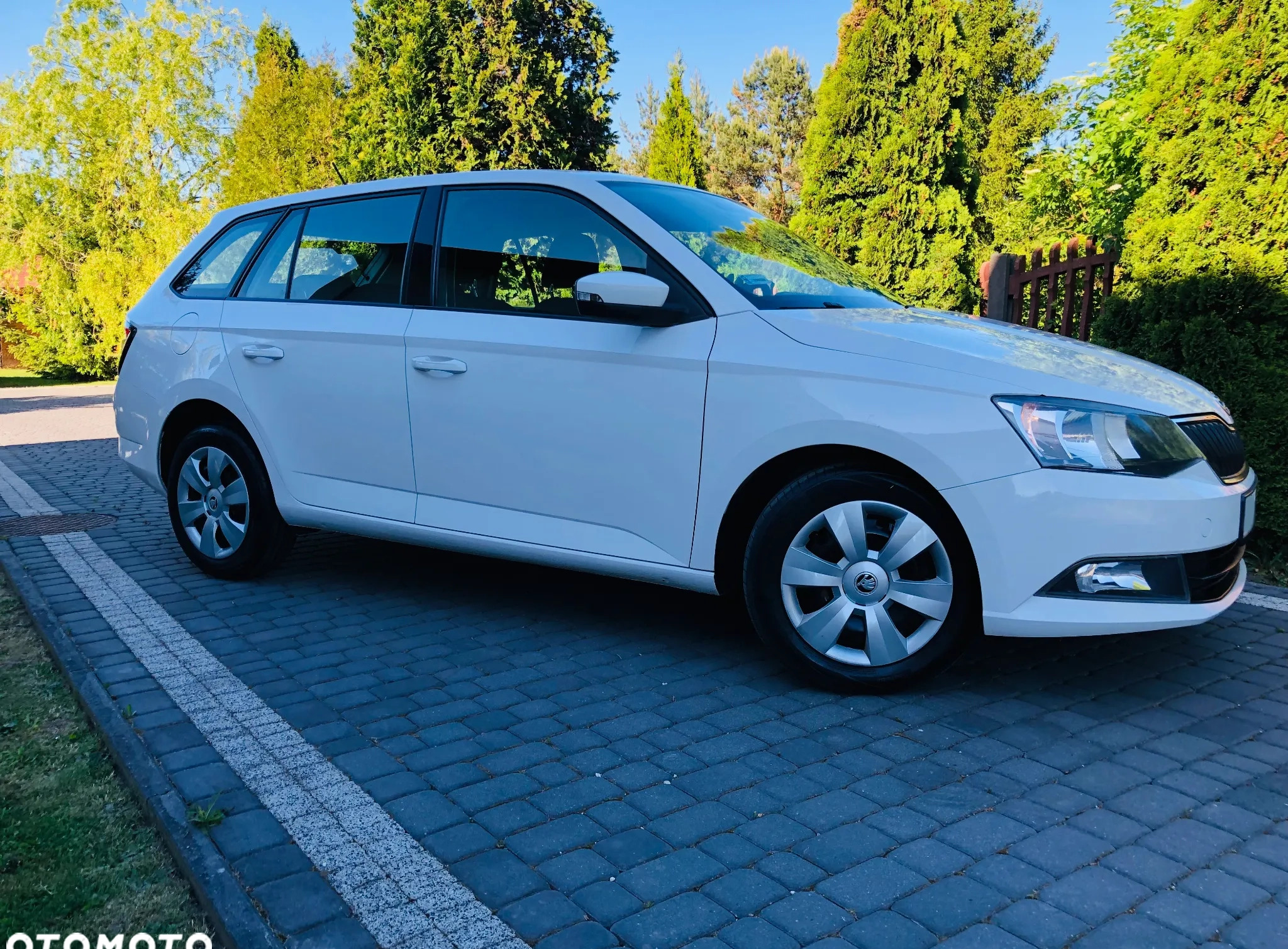 Skoda Fabia cena 19900 przebieg: 200000, rok produkcji 2015 z Kielce małe 211